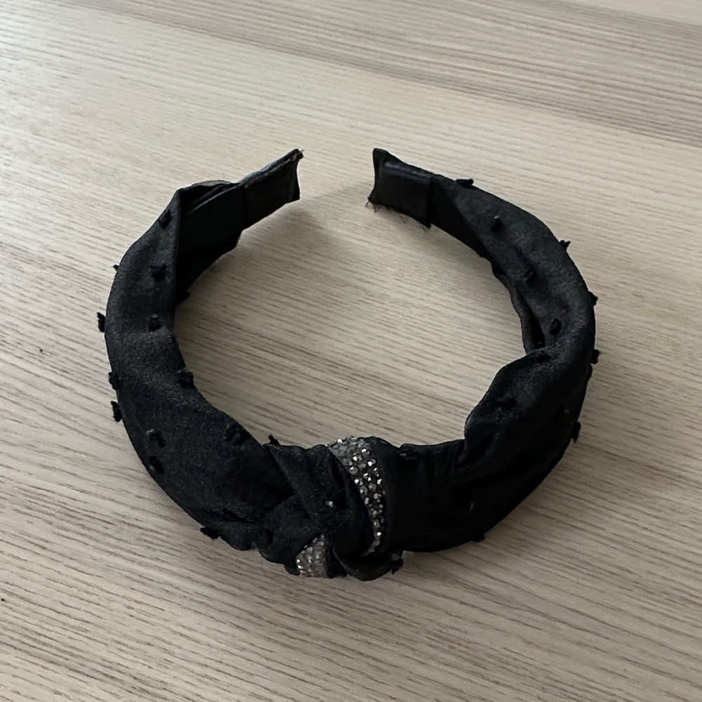 Elegant Black Headband with Crystal Accents